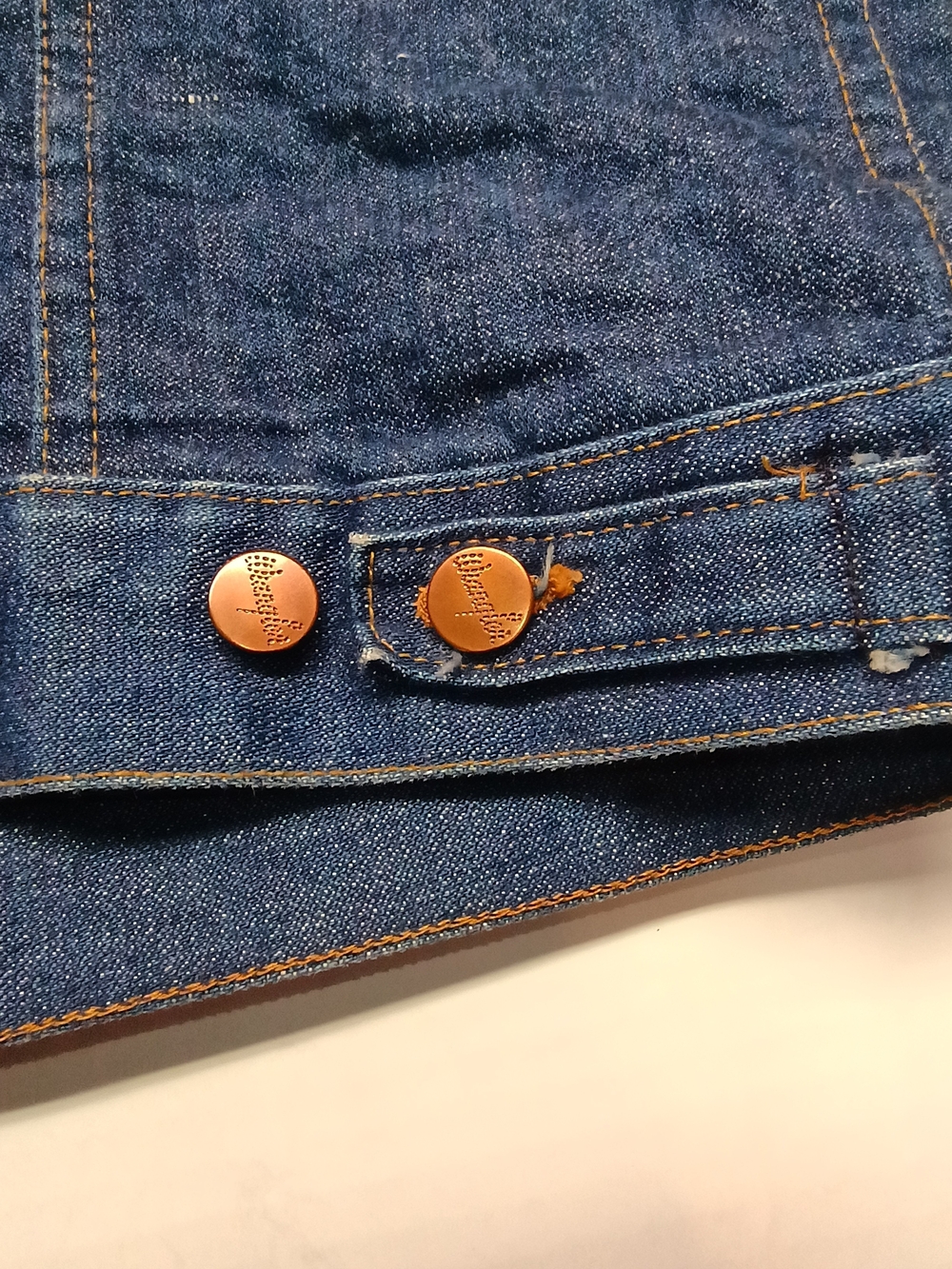 60's -70's Vintage Wrangler Men's Denim Trucker Jacket Made In The USA - Picture 9 of 15